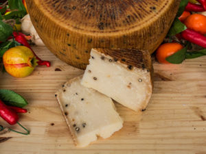 Pecorino Stagionato con Pepe